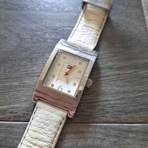 Tommy Hilfiger women's watch white band *needs new battery *